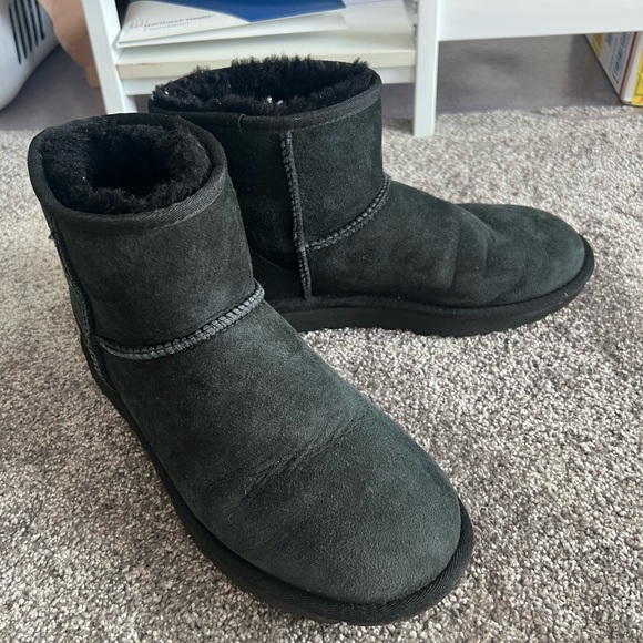 UGG mini 
Black - Picture 2 of 9